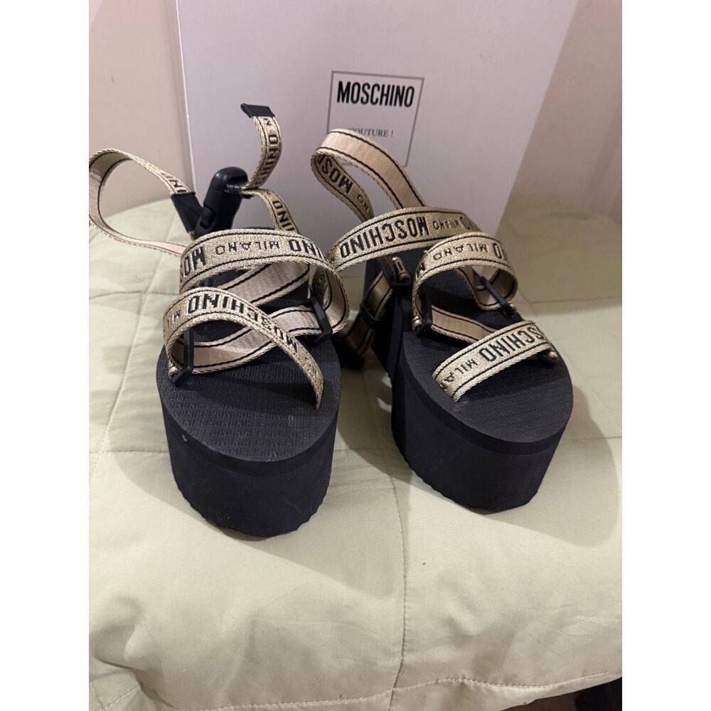 Moschino Logo Tape multi-strap sandals in black and gold - Picture 3 of 12